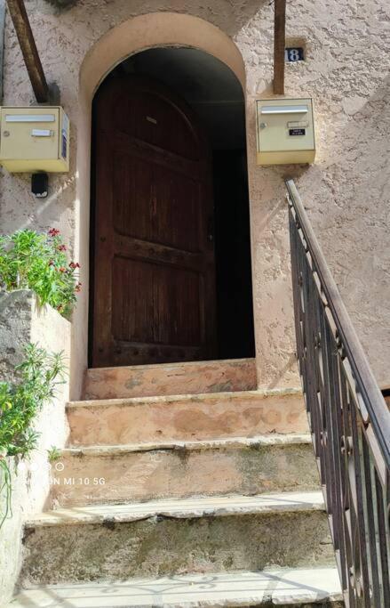 Apartmán Chez Caro L'Escarene Exteriér fotografie